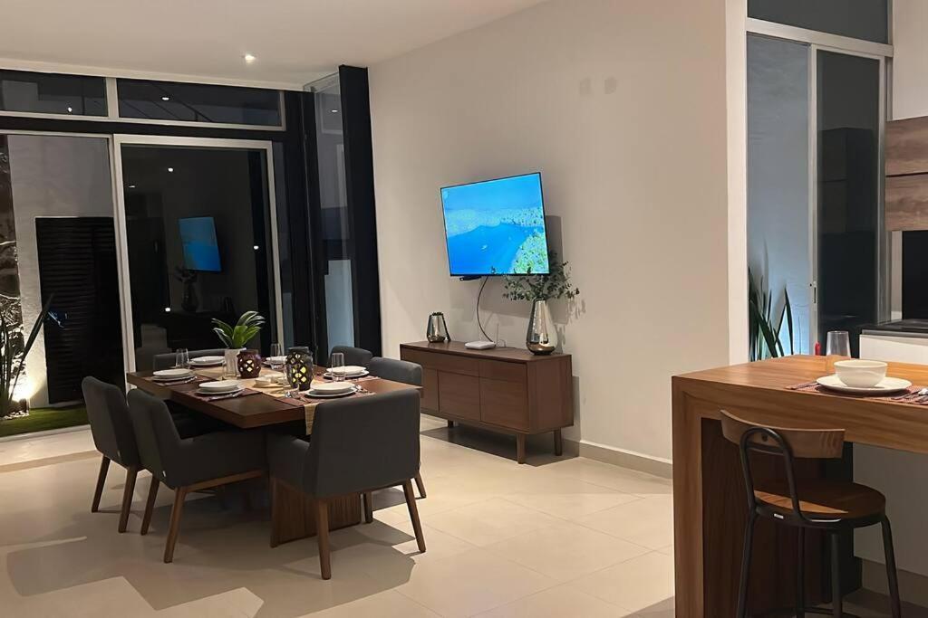 テミスコ Residencia Corinto La Cima Frac Burgos Bugambiliasヴィラ エクステリア 写真