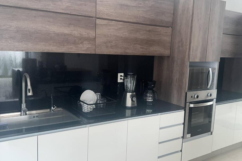 テミスコ Residencia Corinto La Cima Frac Burgos Bugambiliasヴィラ エクステリア 写真